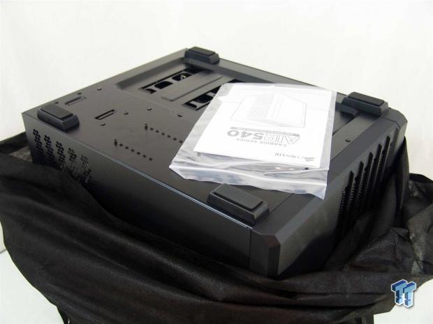 Corsair Carbide Series Air 540 High Airflow ATX Cube Chassis Review 07