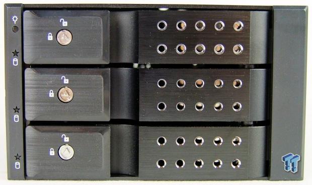 iStarUSA BPN-DE230SS Trayless HDD Cage Review 07