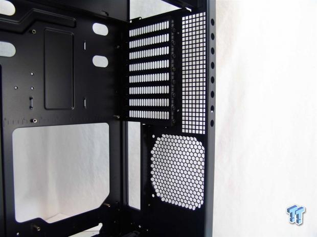 SilverStone Raven 4 B-W Full-Tower Chassis Review 21 SilverStone Raven 4 B-W Full-Tower Chassis Review 21