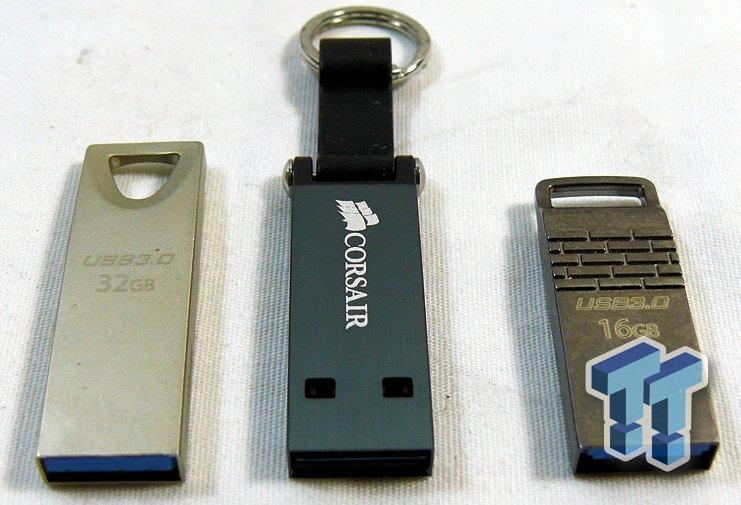 Clé USB CORSAIR Flash Survivor Stealth USB 3.0 32GB