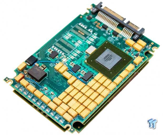 IntelliProp Hydra SATA Bridge IPA-SA117A-BR Review - Tested with Four Intel DC S3700 SSDs 09