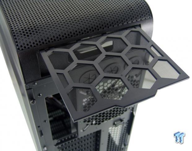 Thermaltake Core V71 Full-Tower Chassis Review 11