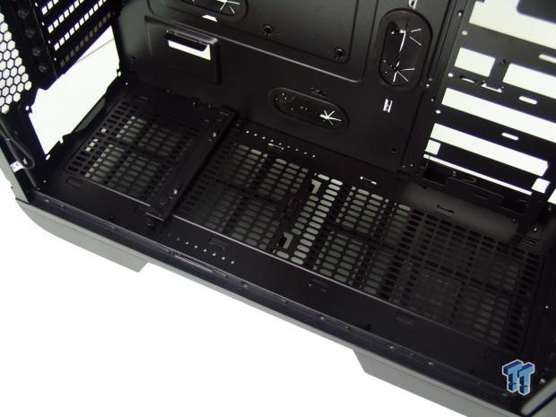 Thermaltake Core V71 Full-Tower Chassis Review 22