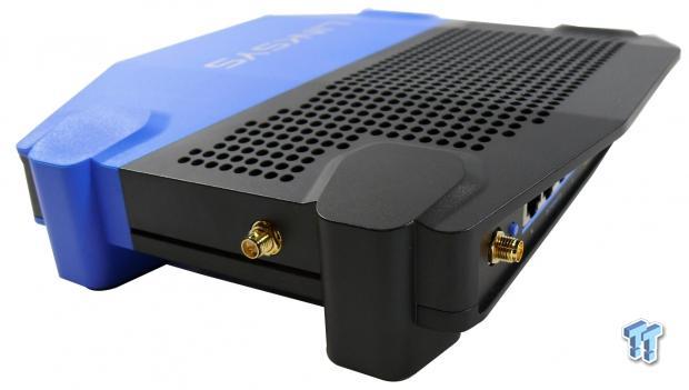 Linksys WRT1900AC 802.11ac Smart Wireless Router Review 07