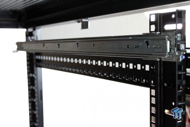 Lenovo ThinkServer RD340 Server Review 19