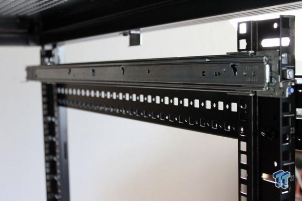 Lenovo ThinkServer RD640 Server Review 19