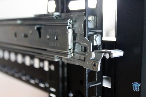 Lenovo ThinkServer RD640 Server Review 20