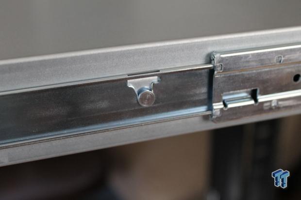 Lenovo ThinkServer RD640 Server Review 21