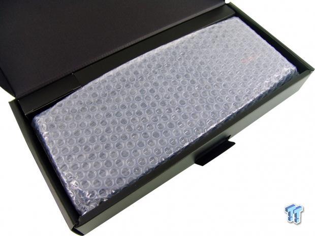 Tt eSPORTS Poseidon ZX Illuminated Mechanical Gaming Keyboard Review 06