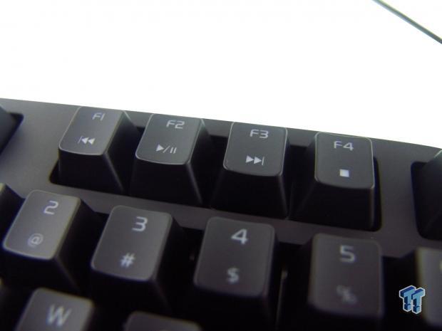 Tt eSPORTS Poseidon ZX Illuminated Mechanical Gaming Keyboard Review 09