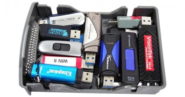 VisionTek DataVault 3S Interlocking Stackable Storage Case