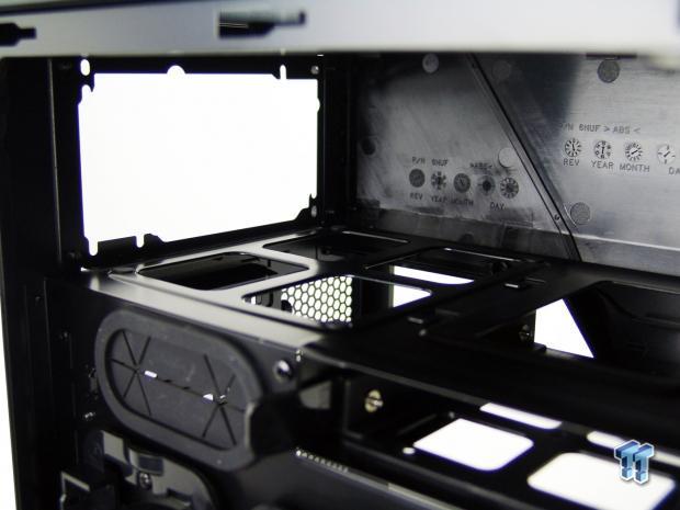 Corsair Carbide Clear 600C Inverse ATX Full-Tower Chassis Review 20 Corsair Carbide Clear 600C Inverse ATX Full-Tower Chassis Review 20