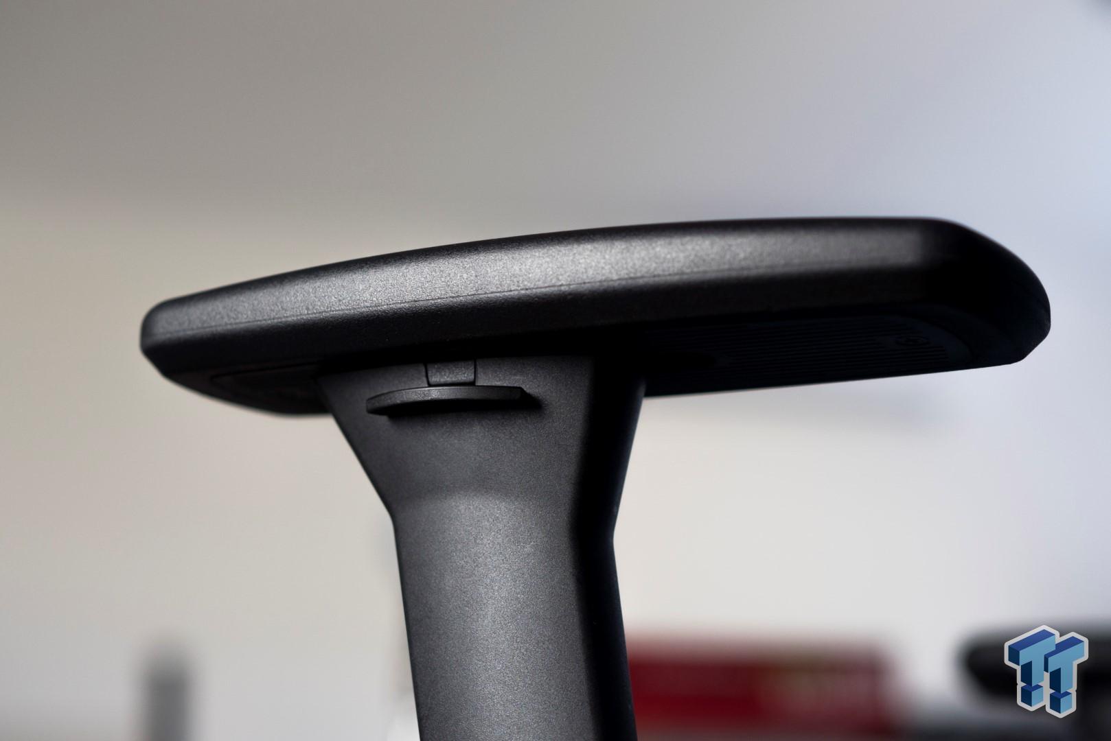 Open enlarged image Arozzi Vernazza Gaming Chair Review - The Swedish Touch 11