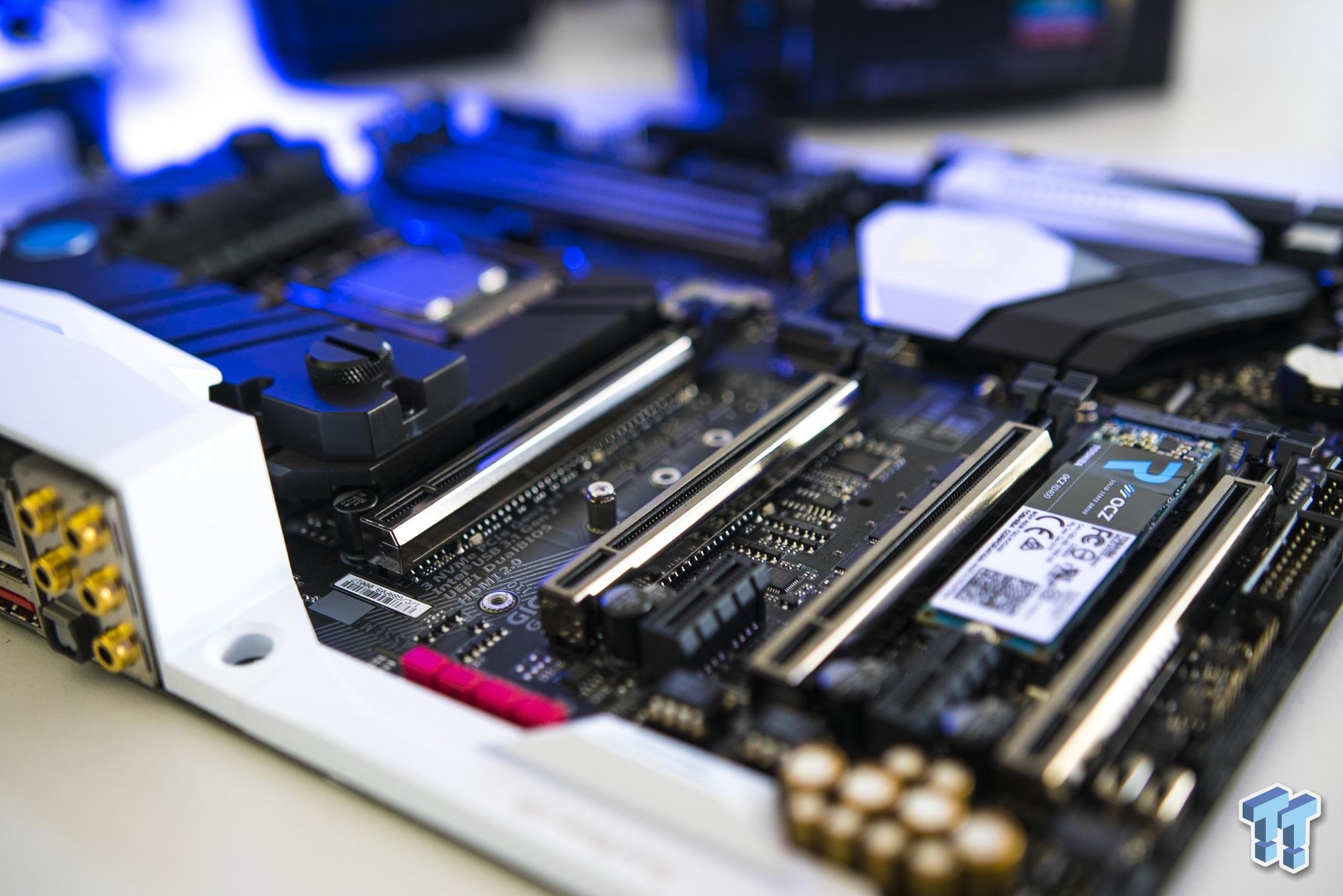 Open enlarged image GALAX GeForce GTX 1080 Ti HOF: Performance King with LCD 151