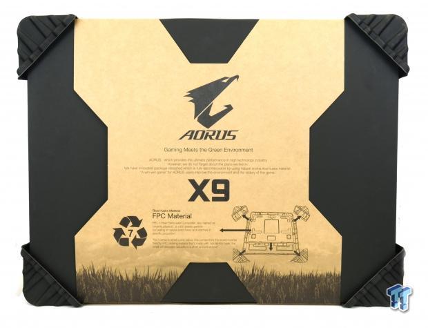 AORUS X9 (Kaby Lake) Gaming Laptop Review 04