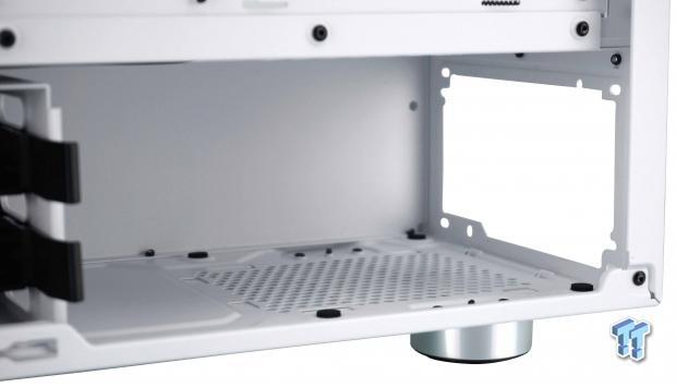 Corsair Carbide 275R Mid-Tower Gaming Chassis Review 24