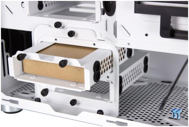 Corsair Carbide 678C Mid-Tower Chassis Review 24 Corsair Carbide 678C Mid-Tower Chassis Review 24