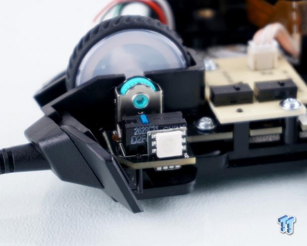 Corsair Scimitar RGB Elite MOBA/MMO Gaming Mouse Review 18