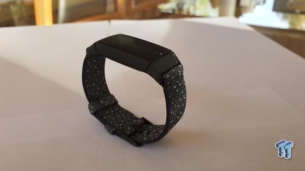 what is the difference between fitbit charge 4 and special edition