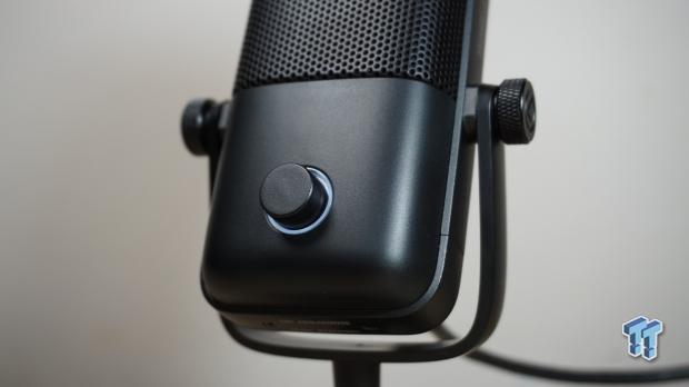 I bought a Razer Seiren Mini, but it's missing the middle stand