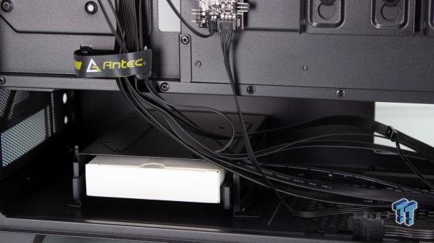 Antec Dark Fleet DF600 FLUX Mid-Tower Chassis Review 23