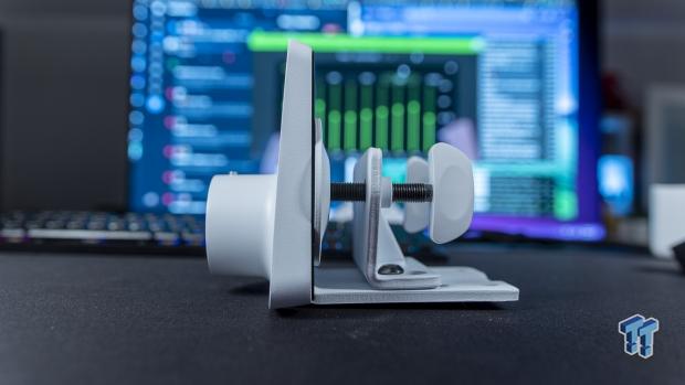 Ergotron HX Desk Monitor Arm Review: How Did I Live Without It?! 504