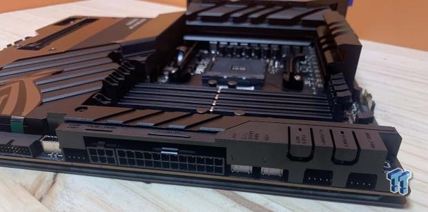 ASUS ROG Crosshair VIII Extreme Motherboard Review 13