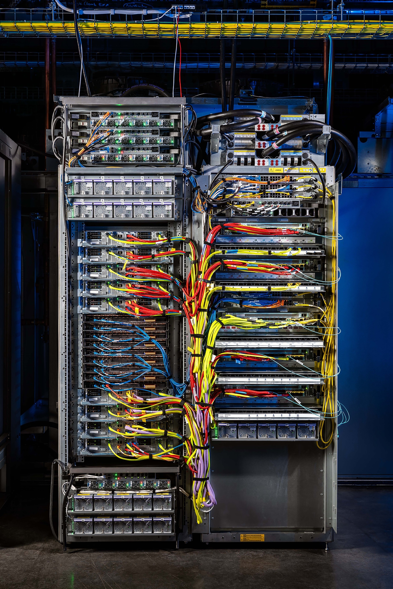 Google shares photos of liquid-cooled NVIDIA Blackwell GB200 NVL racks ...