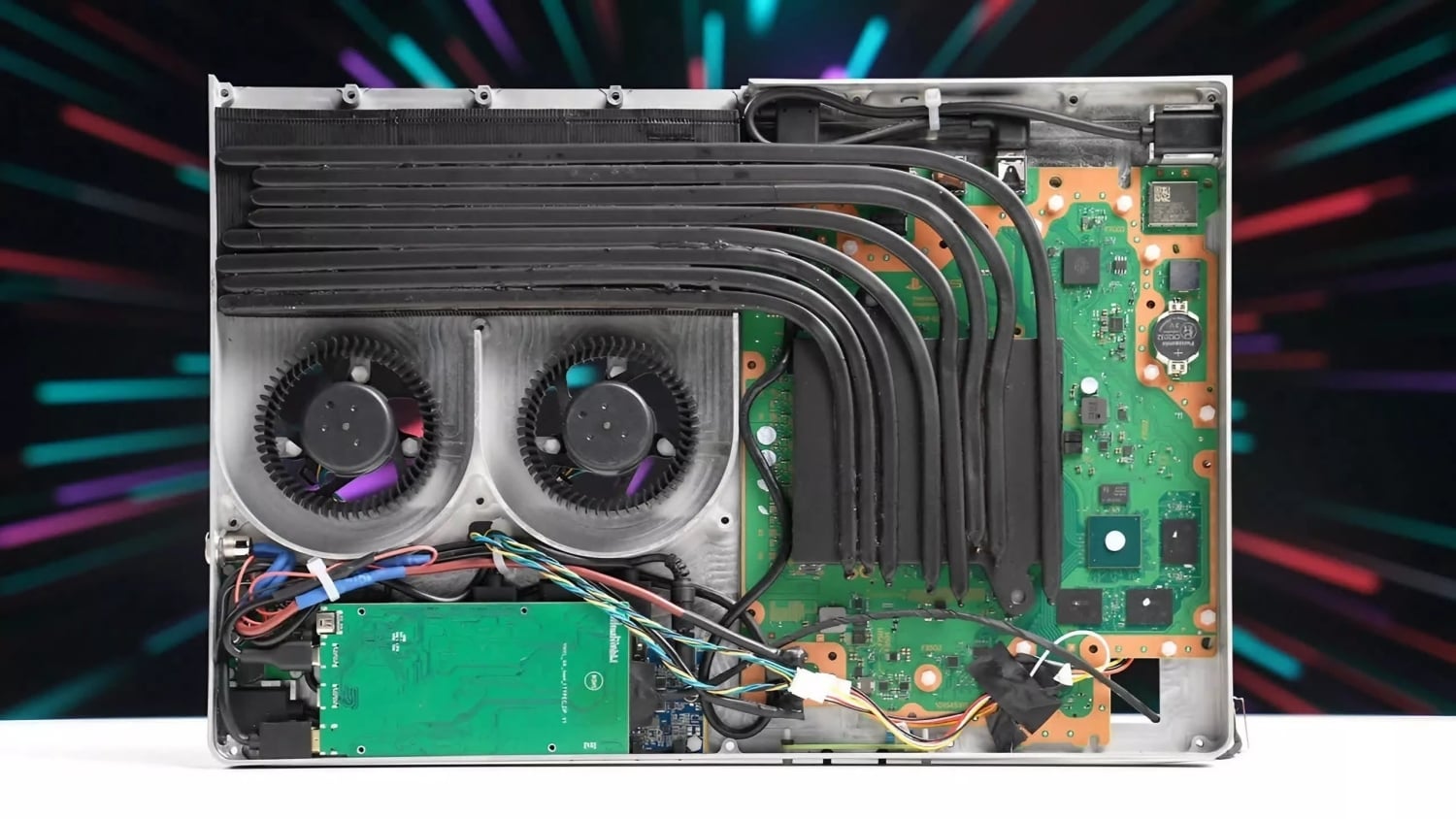 Chinese modders show off an awesome PlayStation 5 laptop: built-in