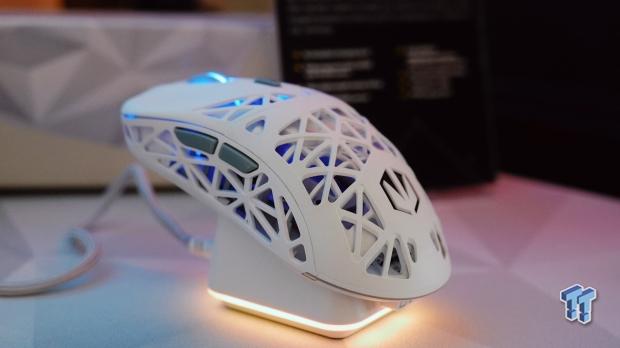 ENDORFY's LIV Plus Wireless gaming mouse and charging dock.