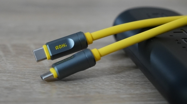 Hands-on with USB4 2.0 Thunderbolt 5 cable: 120GB/s, 80GB/s speeds