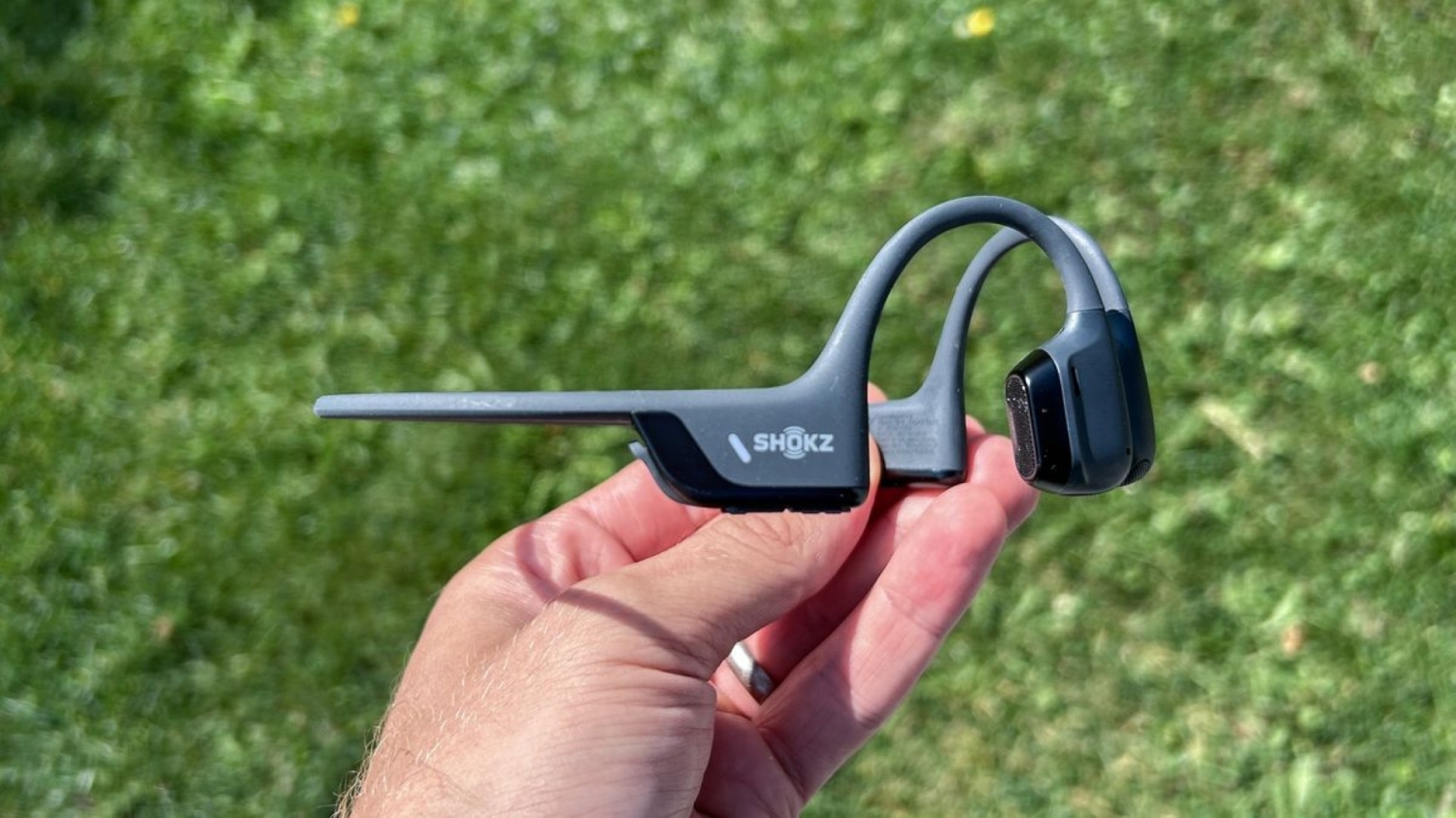 Samsung's new bone conduction earphones are codenamed 'Able' are rumored for 2025 release