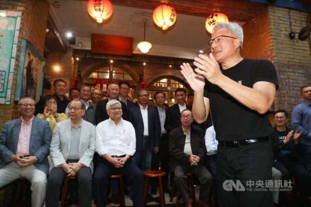 NVIDIA CEO Jensen Huang dines with the biggest business partners in Taiwan, including TSMC
