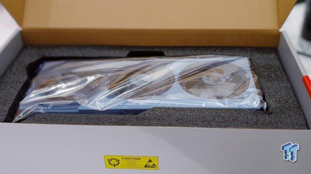 ASRock Radeon RX 9060 XT 16GB Steel Legend unboxing 3