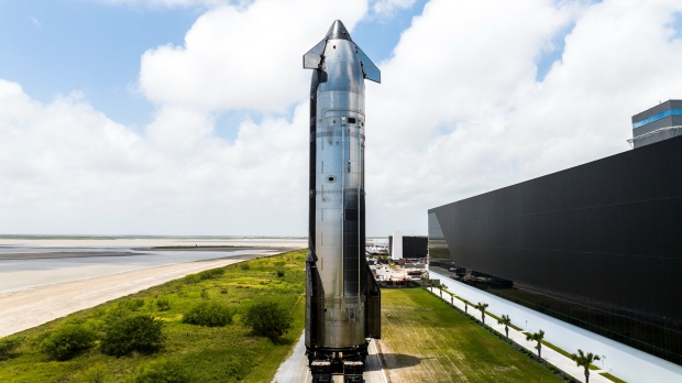 SpaceX pencils in date for next flight of the world's most powerful rocket 1223123