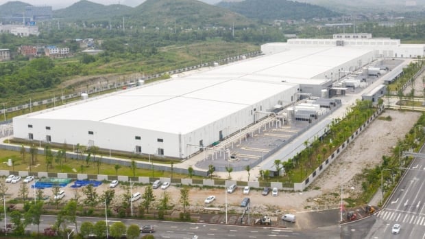 CoreWeave contracting a mammoth 2GW of total power capacity for its new HPC workloads 13