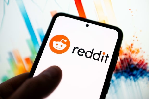 Reddit files lawsuit against 'white knight' AI company, claiming it's really a villain