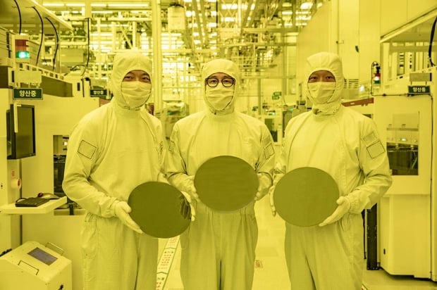 Samsung delays bleeding-edge 1.4nm node, puts its semiconductor eggs into its 2nm process 110