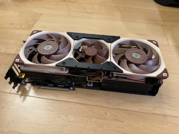 Modders create quieter RTX 5090, 5080 cards with 3D printed shrouds and Noctua, Phanteks fans 77