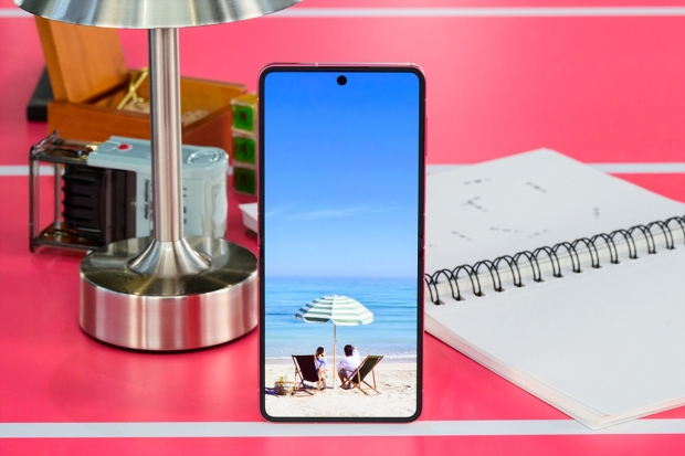 Samsung reveals Galaxy Z Flip 7: bigger battery, new design, powered by Exynos 2500 chip 38