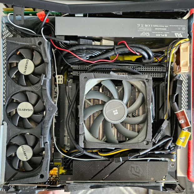 Xbox 360 converted into PC with an RTX 40-series GPU and X3D chip 604