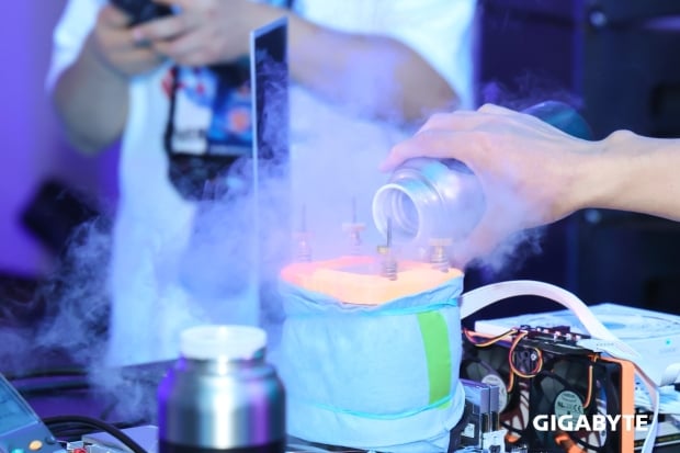 GIGABYTE X870 AORUS Tachyon used for world-record AMD Ryzen 7 9800X3D overclock at 7.3GHz