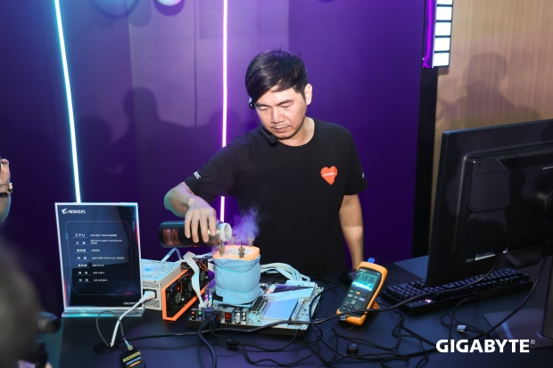 GIGABYTE X870 AORUS Tachyon used for world-record AMD Ryzen 7 9800X3D overclock at 7.3GHz 41