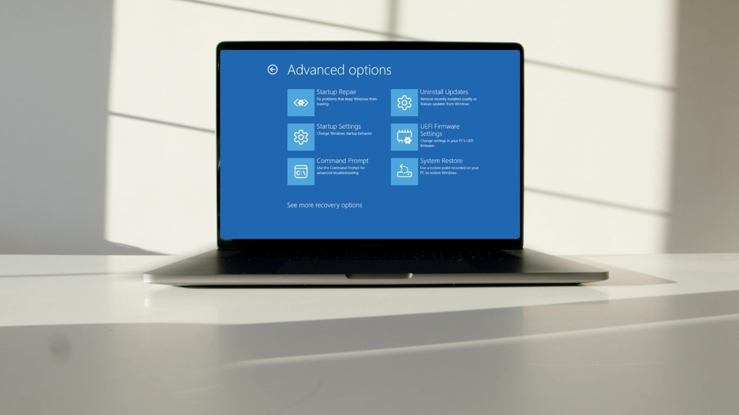 mouse computer 　 Windows11 25H2 最新バージョン Windows 11 25H2 bug breaks the OS and makes recovery almost impossible