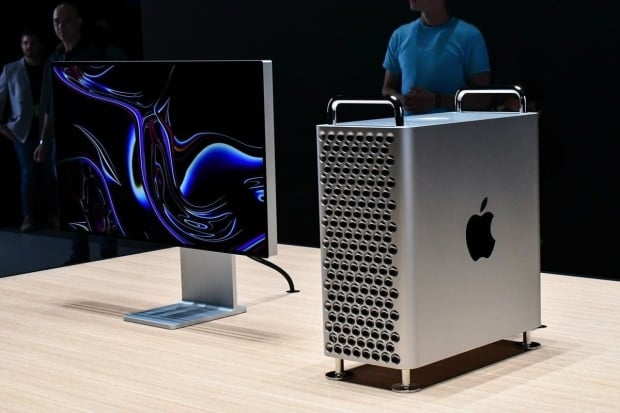 Apple puts its new high end Mac Pro desktop systems on the #39 back burner #39