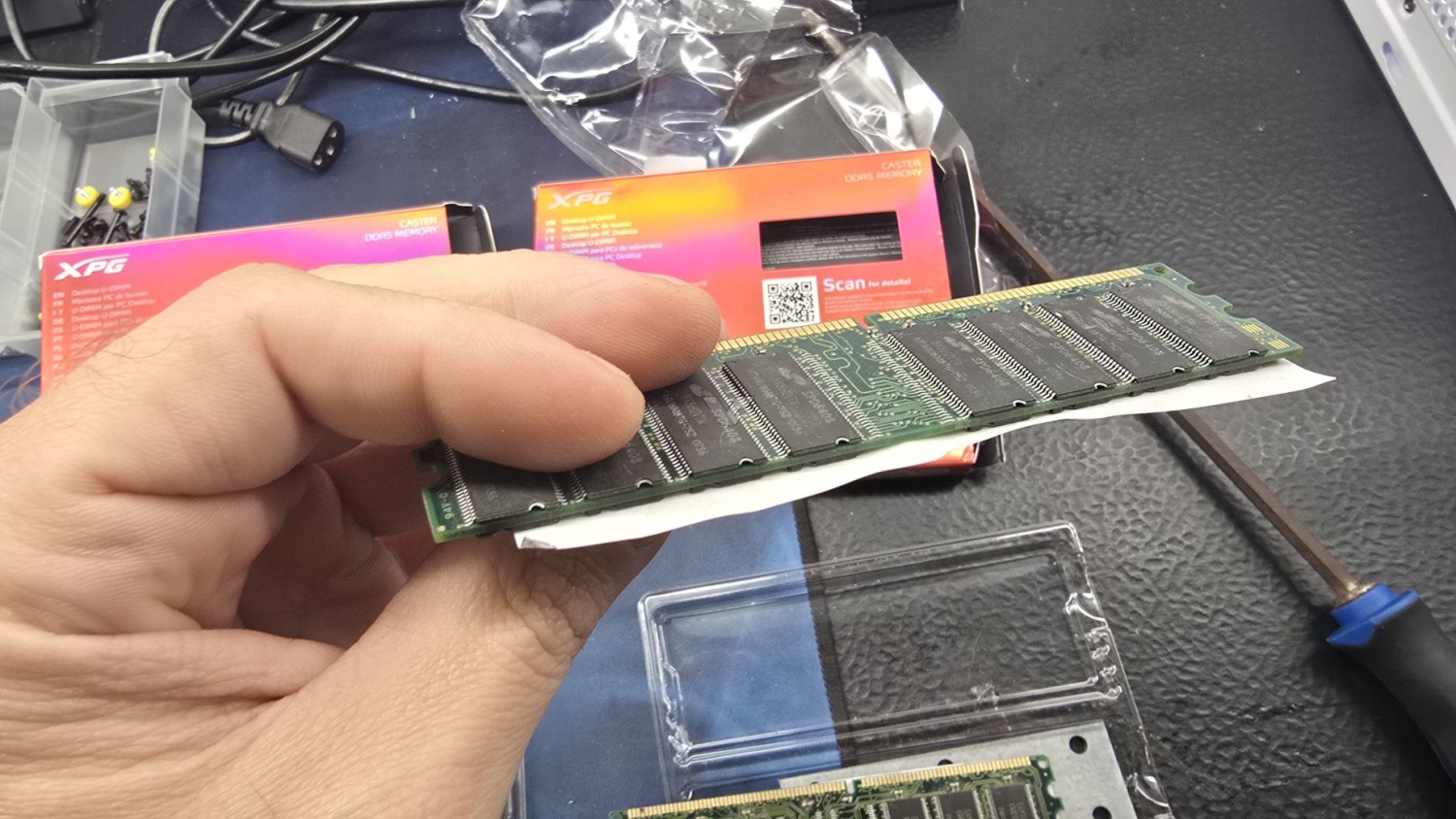 Sigh, DDR5 RAM scams are here: sealed DDR5 kits sold with DDR2 sticks ...