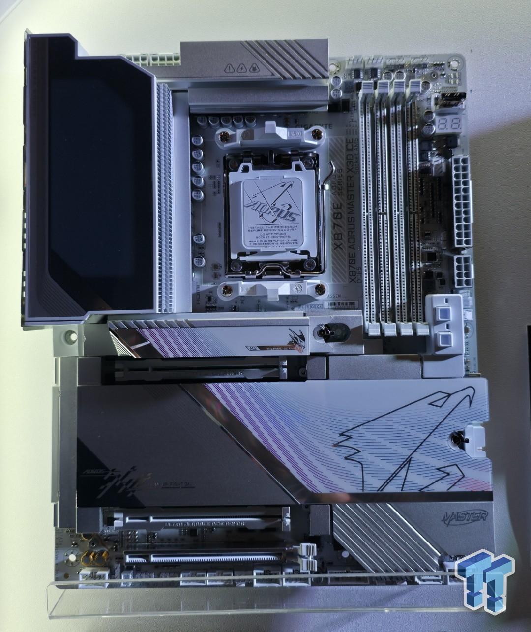 X870E AORUS MASTER X3D ICE 開封のみ、未使用 X870E AORUS MASTER X3D ICE Motherboard in AORUS Official Store