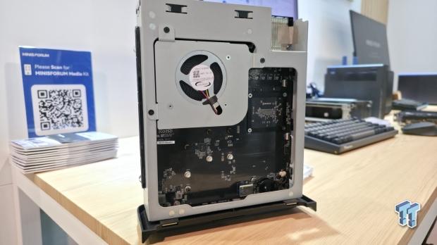 Minisforum showcases its MS-S1 Max next-gen AI workstation at CES 2026 with AMD Strix Halo APU 04