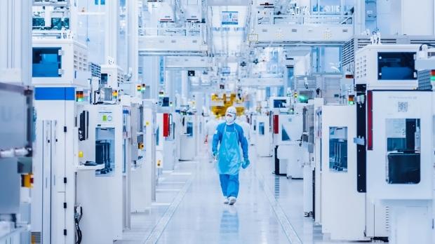 Apple is reportedly eyeing Intel and Samsung foundries for its A21 chips as TSMC supply constraints tighten 2