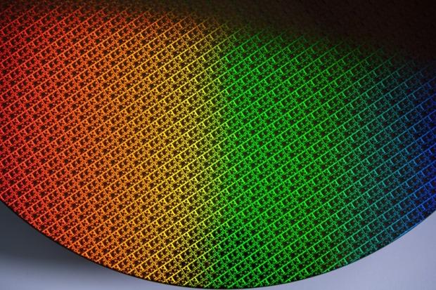 Apple is reportedly eyeing Intel and Samsung foundries for its A21 chips as TSMC supply constraints tighten 3
